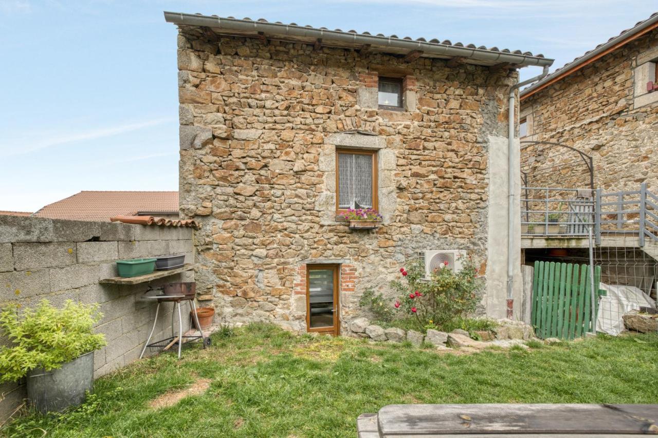 Maison de 2 chambres avec jardin clos et wifi a Valprivas Extérieur photo